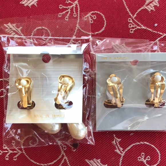 5/$25 Sparkly Faux Pearl Clip Earrings - Picture 4 of 4